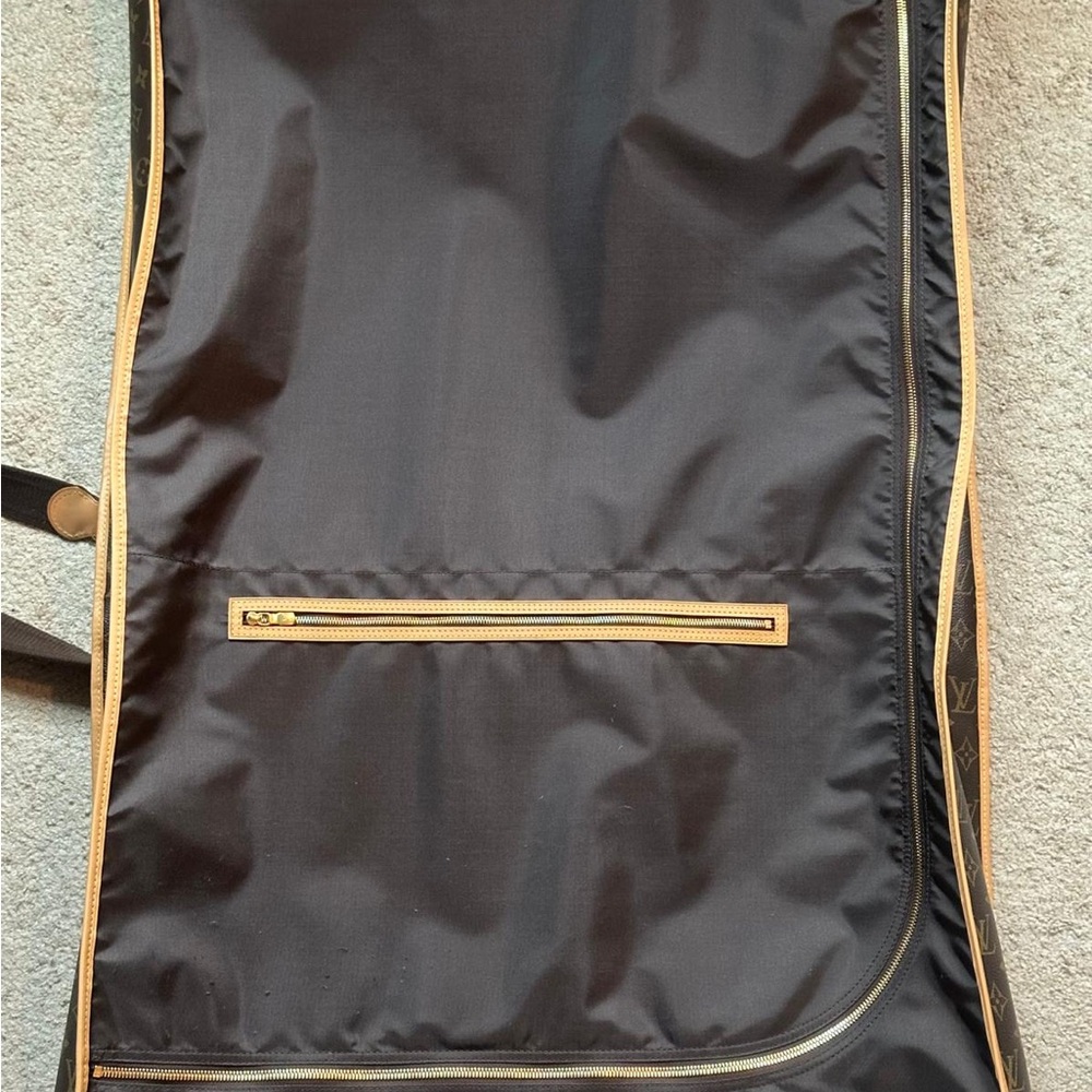 Authentic Louis Vuitton Brown and Tan Monogram Garment Bag Travel Bag - Picture 4 of 8